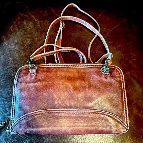 Can be used as a clutch or crossover. - Picture 2 of 5